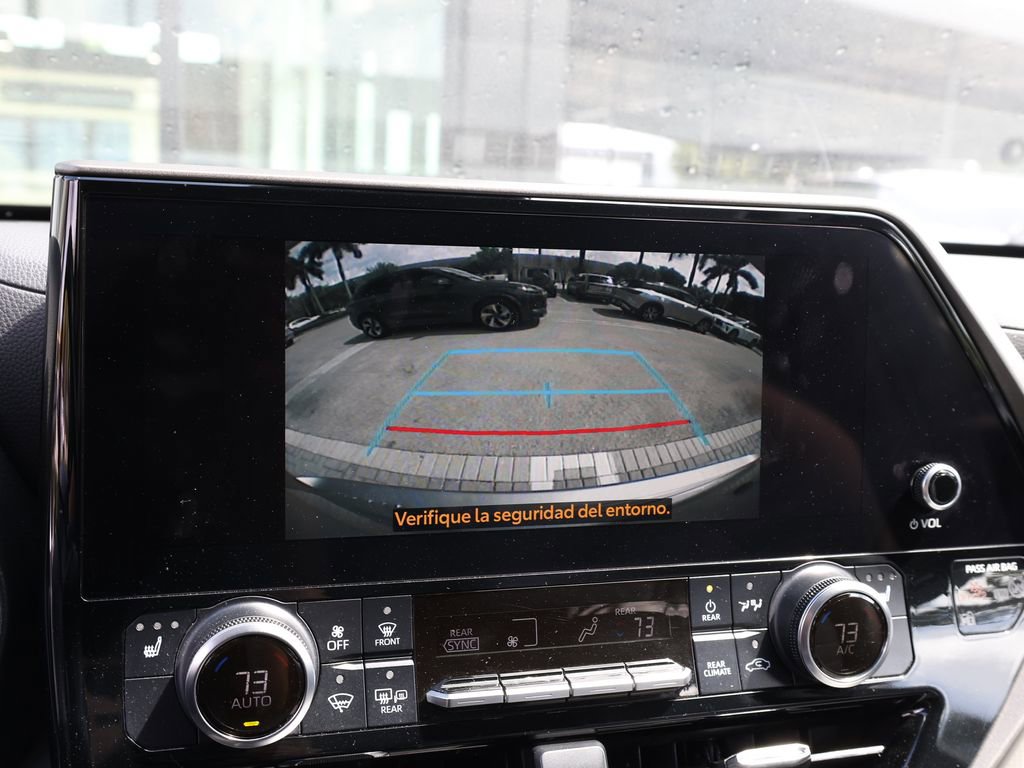 Used 2023 Toyota Highlander XLE FWD image 31