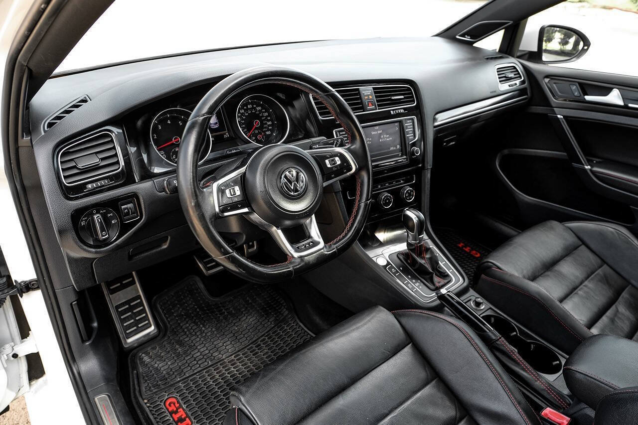 Used 2016 Volkswagen GTI SE w/ Lighting Package (SEL) FWD image 3