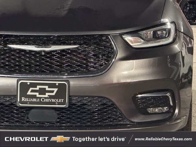 Used 2022 Chrysler Pacifica Limited FWD image 9