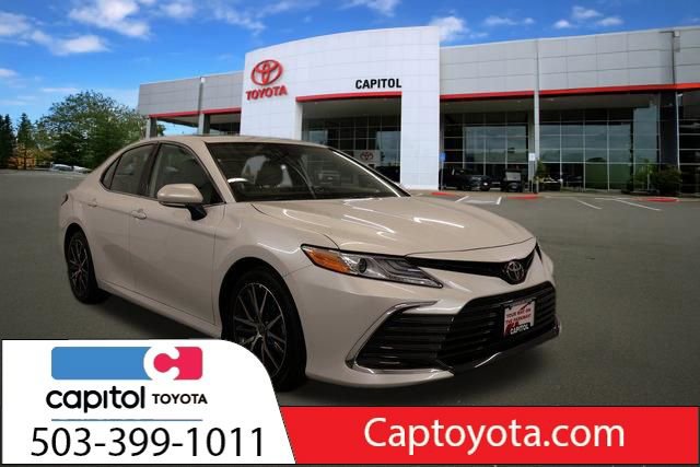 Used 2022 Toyota Camry XLE