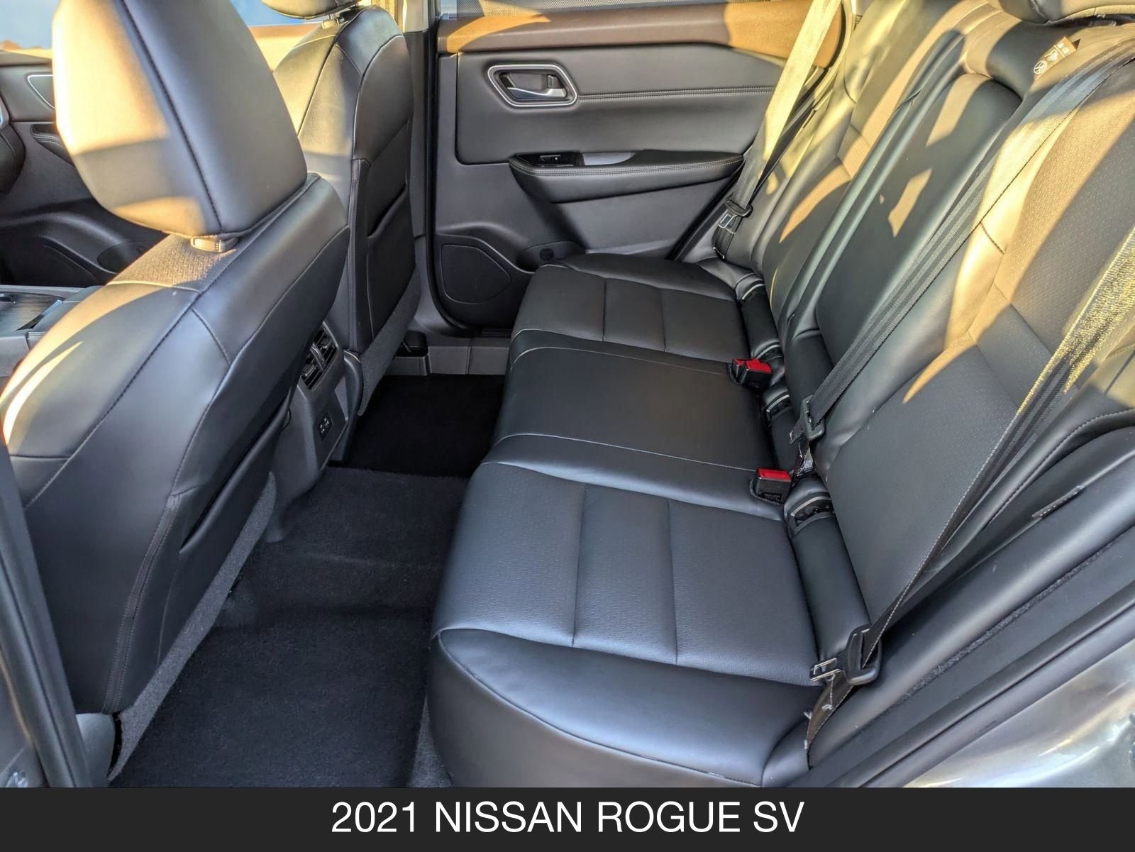 Used 2021 Nissan Rogue SV w/ Premium Package image 15