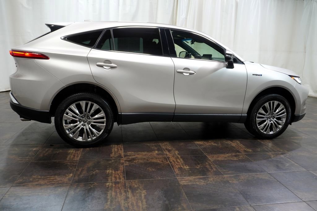 Used 2021 Toyota Venza Limited AWD/4WD image 4