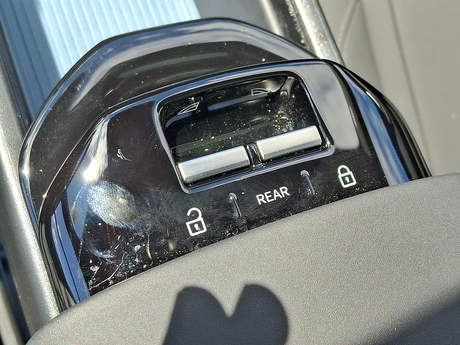 Used 2025 Volvo EX30 Ultra w/ Climate Package image 24