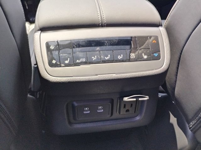 New 2026 Nissan Pathfinder Platinum AWD/4WD image 15