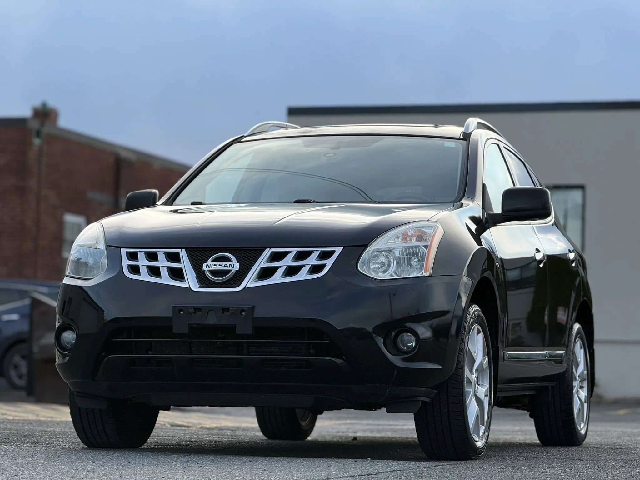 Used 2011 Nissan Rogue SV w/ SL Pkg FWD image 1