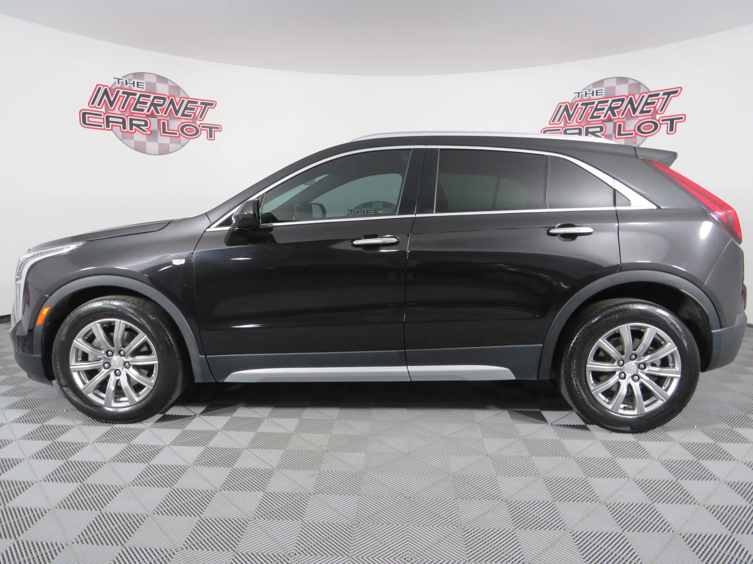 Used 2020 Cadillac XT4 Premium Luxury image 4