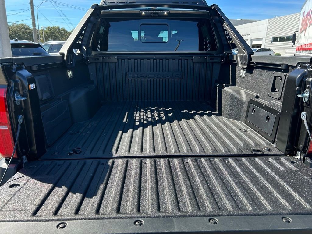 Used 2025 Toyota Tacoma Trailhunter image 59