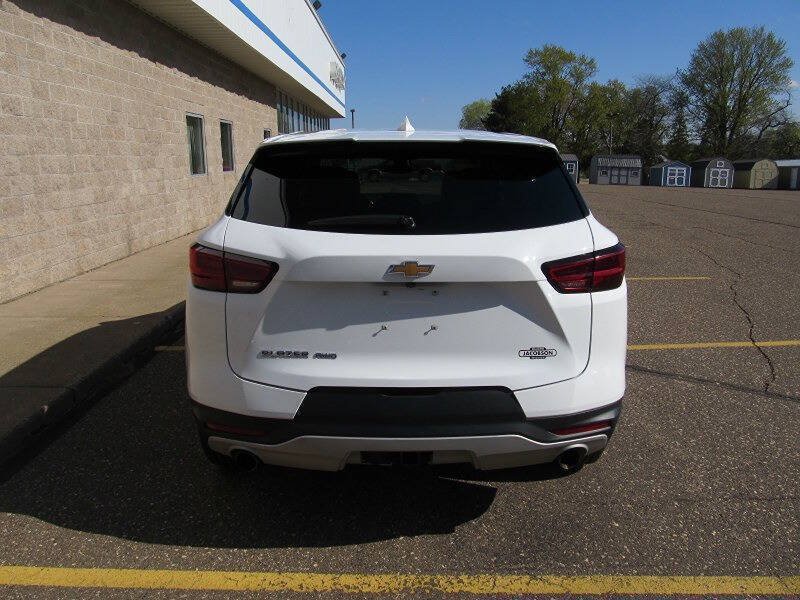 Used 2025 Chevrolet Blazer LT AWD/4WD image 7