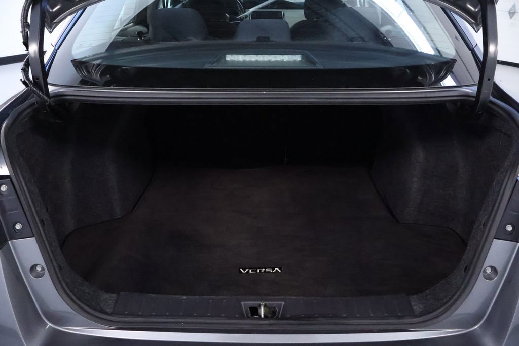Used 2021 Nissan Versa SV image 15