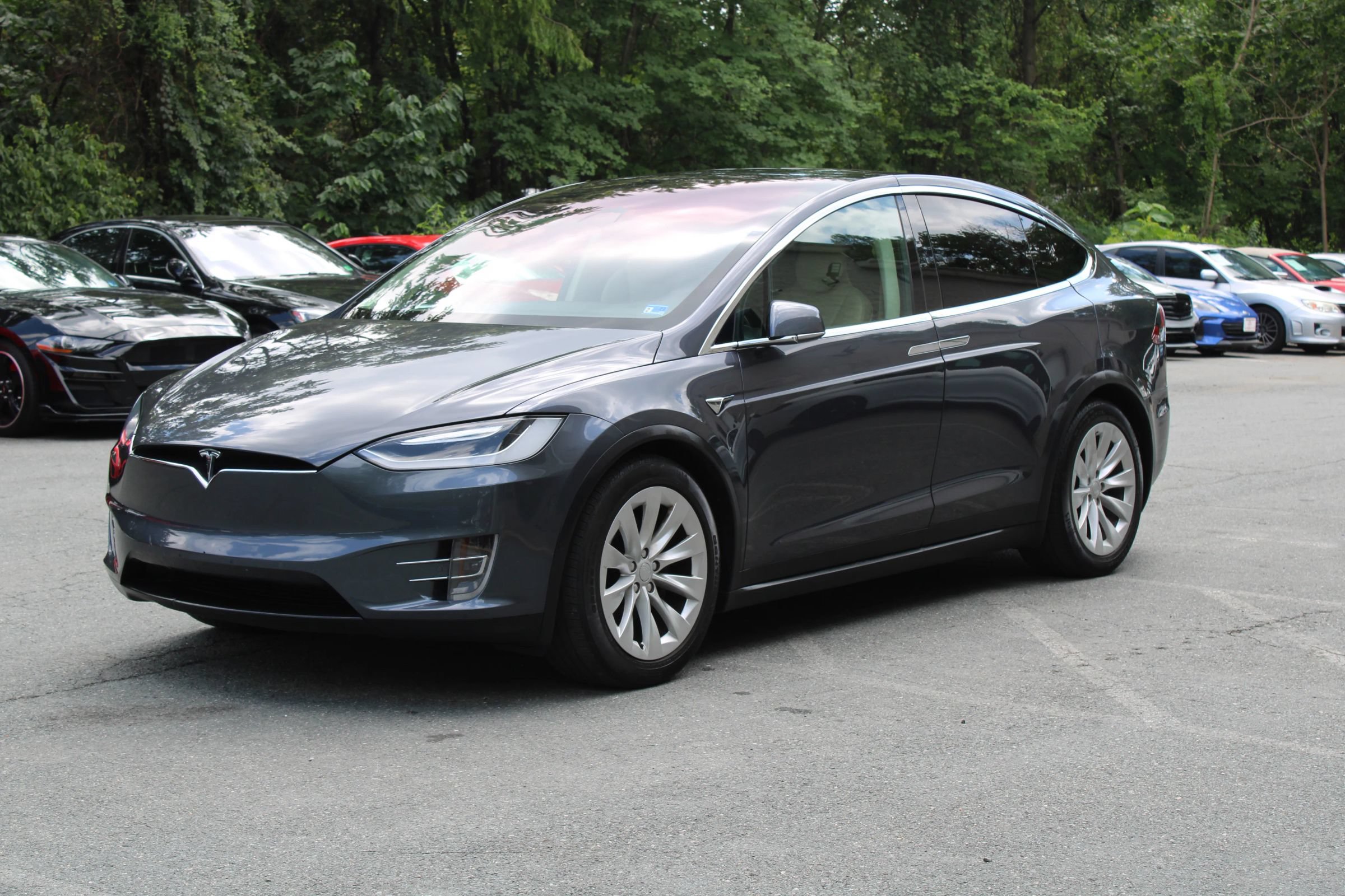 Used 2017 Tesla Model X 75D AWD/4WD image 3