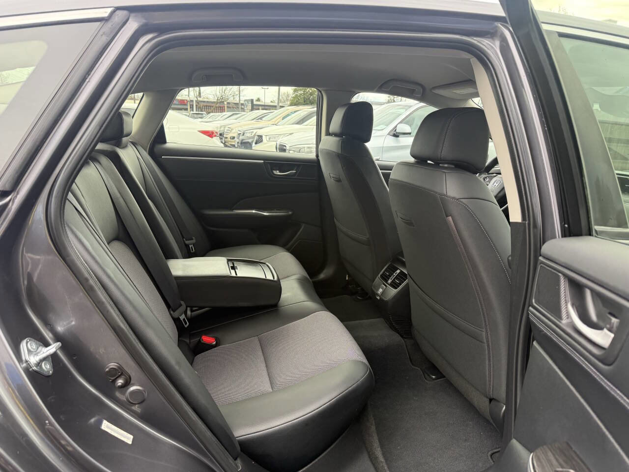 Used 2018 Honda Clarity Plug-In Hybrid image 16