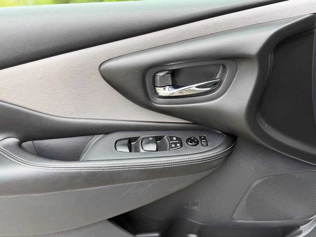 Used 2024 Nissan Murano SV AWD/4WD image 18