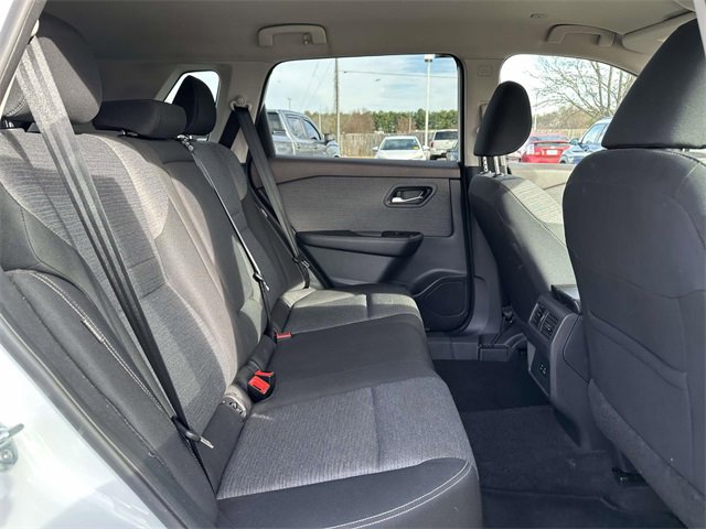 Used 2023 Nissan Rogue SV image 13