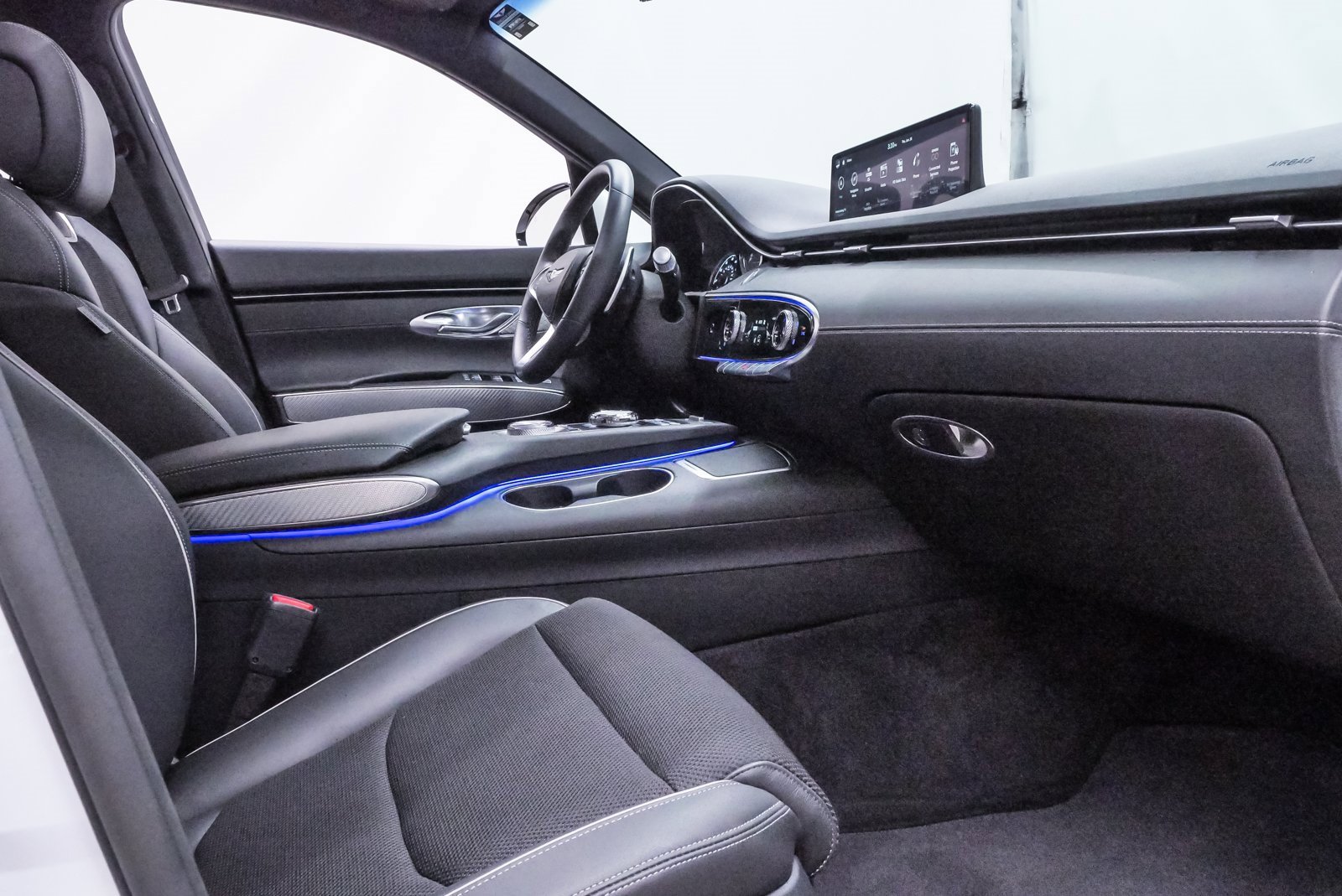 Certified 2025 Genesis GV70 3.5T Sport image 13