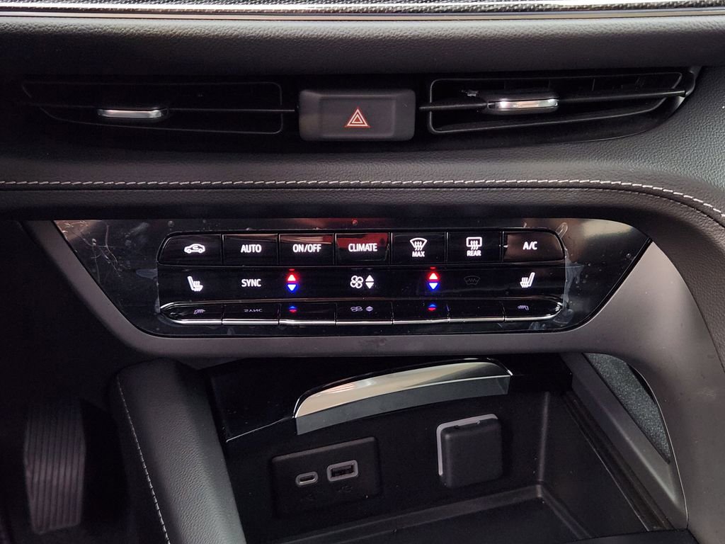 Used 2023 Buick Envision Essence image 23