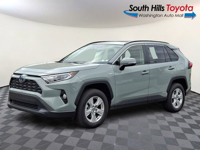 Used 2020 Toyota RAV4 XLE w/ Convenience Package image 3