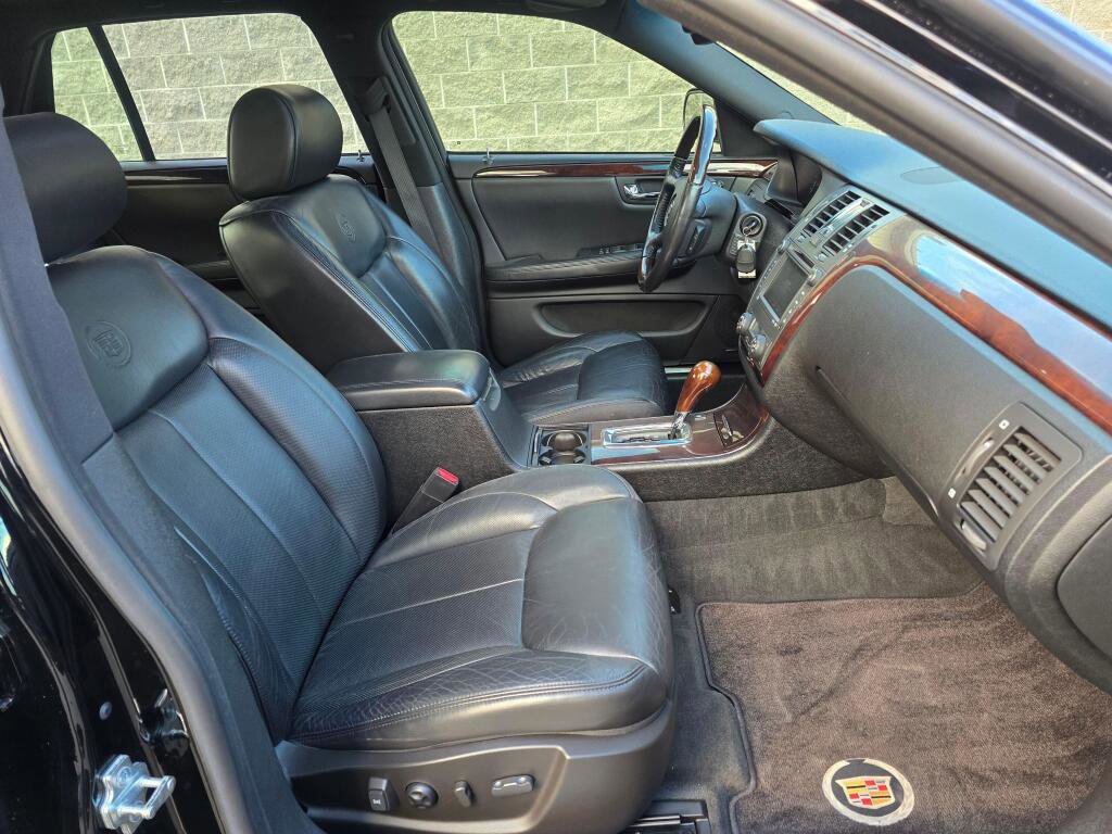 Used 2007 Cadillac DTS Performance image 26