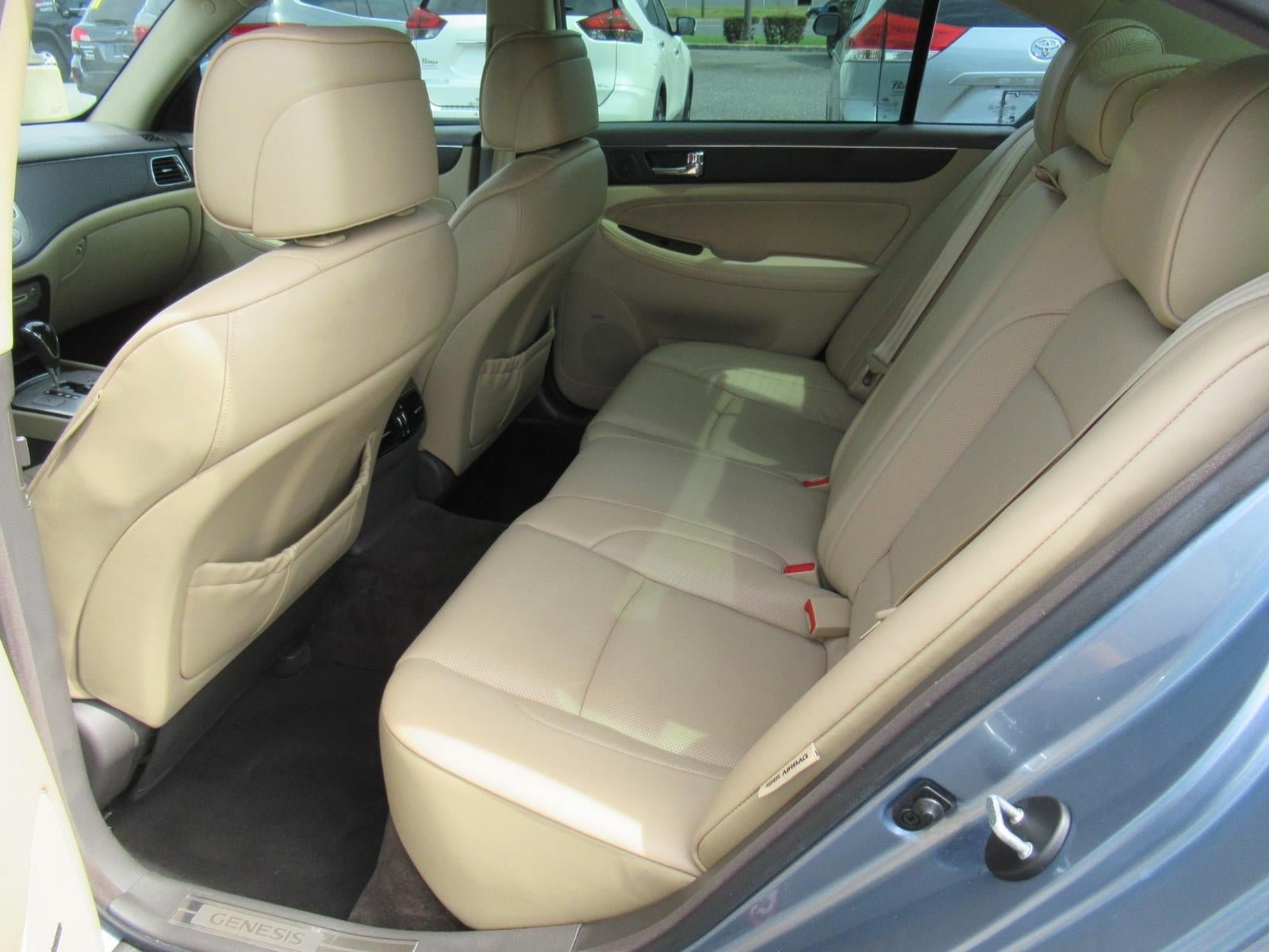 Used 2010 Hyundai Genesis 3.8 w/ Premium Pkg 2 RWD image 32