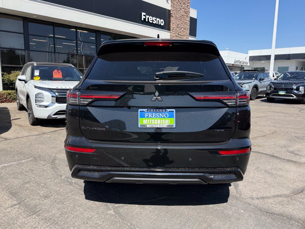 New 2026 Mitsubishi Outlander LE FWD image 9
