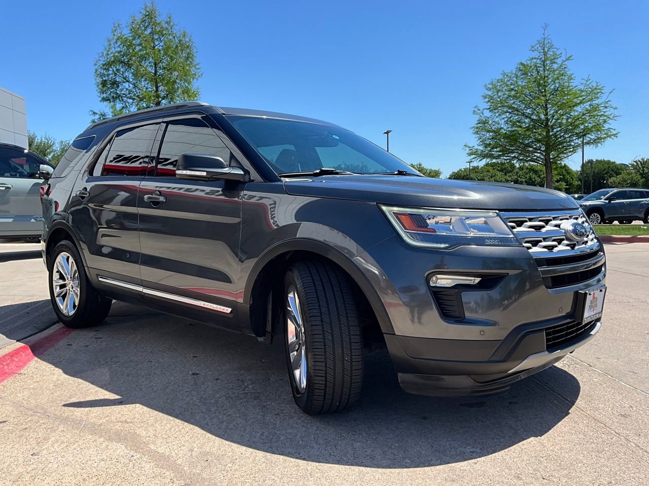 Used 2019 Ford Explorer XLT w/ Equipment Group 202A image 4