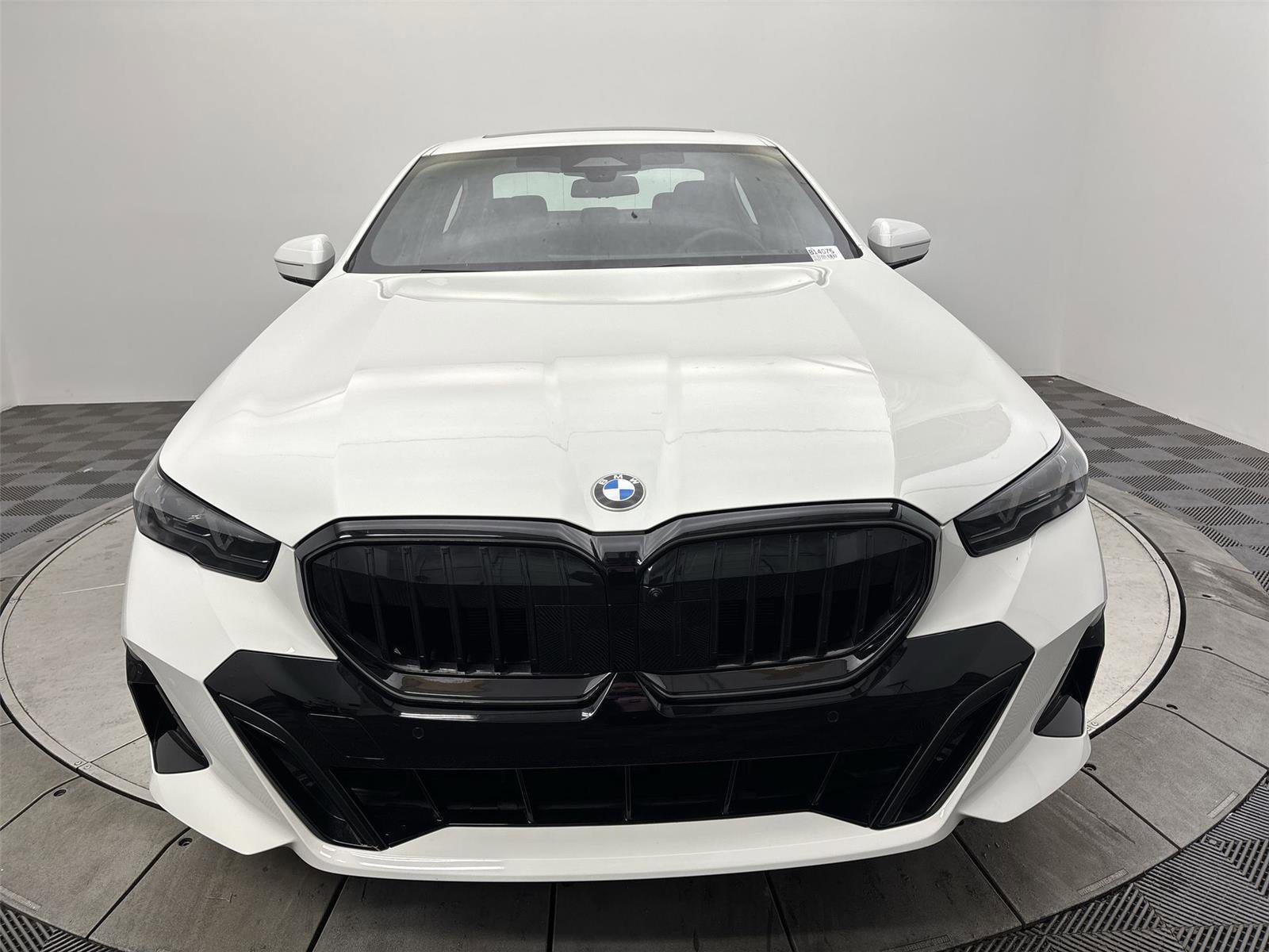 Used 2025 BMW 530i xDrive w/ M Sport Package AWD/4WD image 14