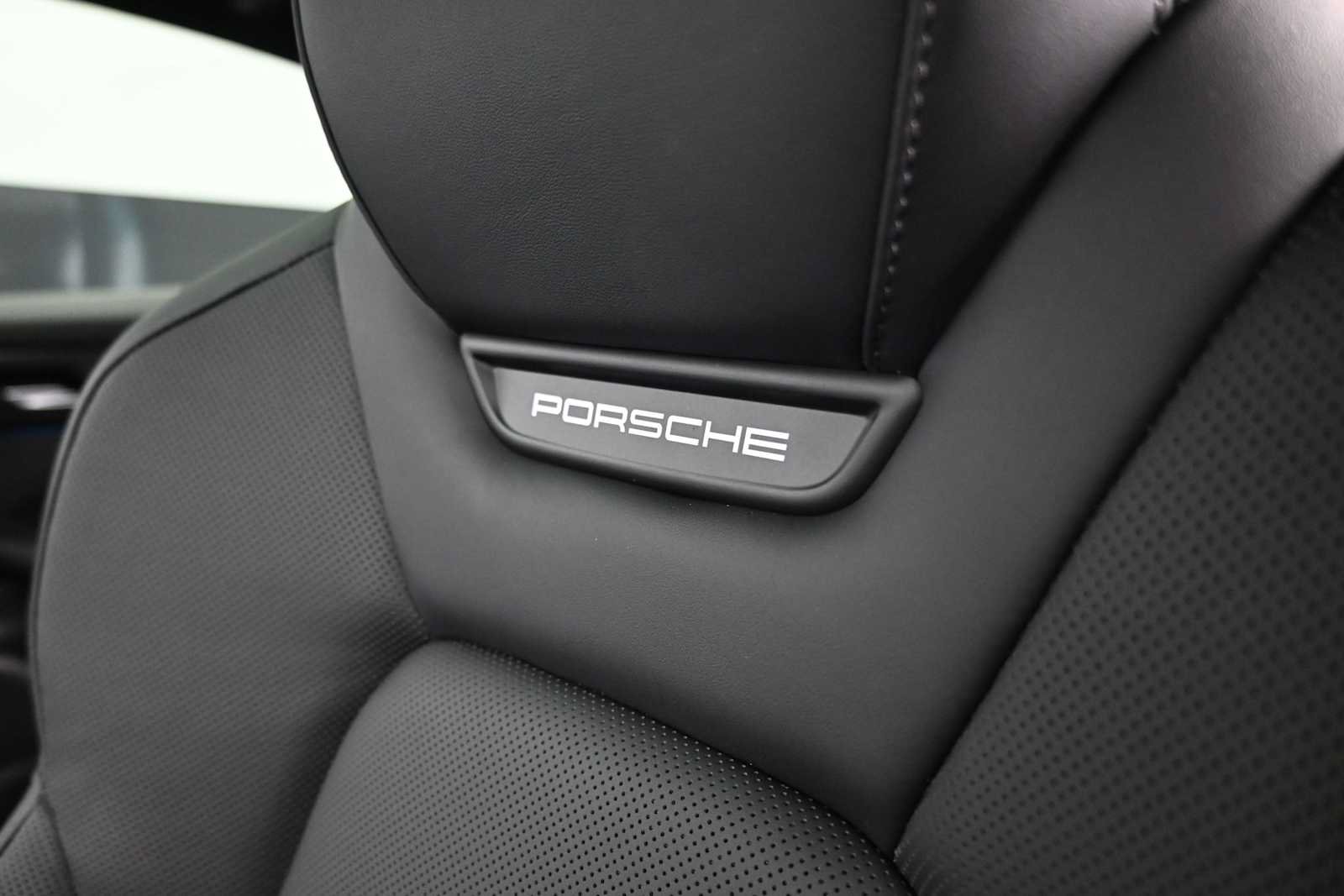 New 2026 Porsche Macan Turbo Electric AWD/4WD image 19