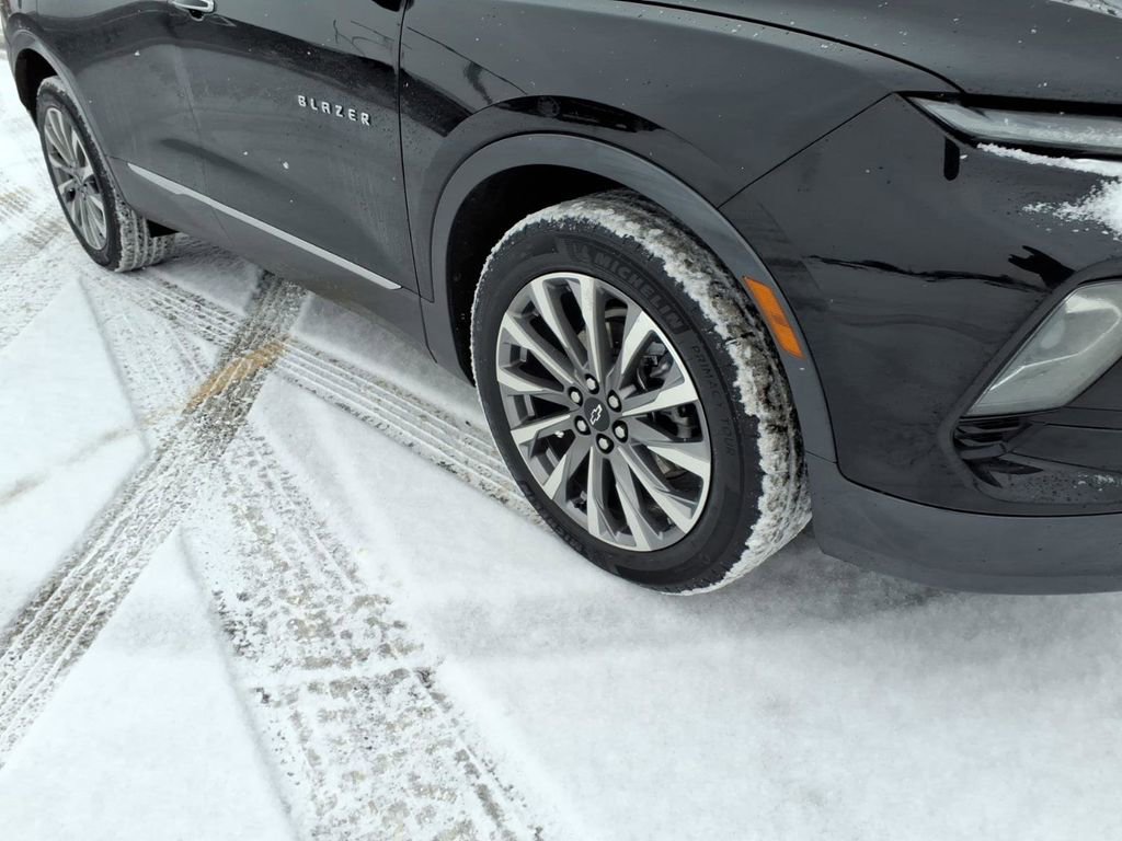 Certified 2023 Chevrolet Blazer Premier w/ Driver Confidence II Package image 4