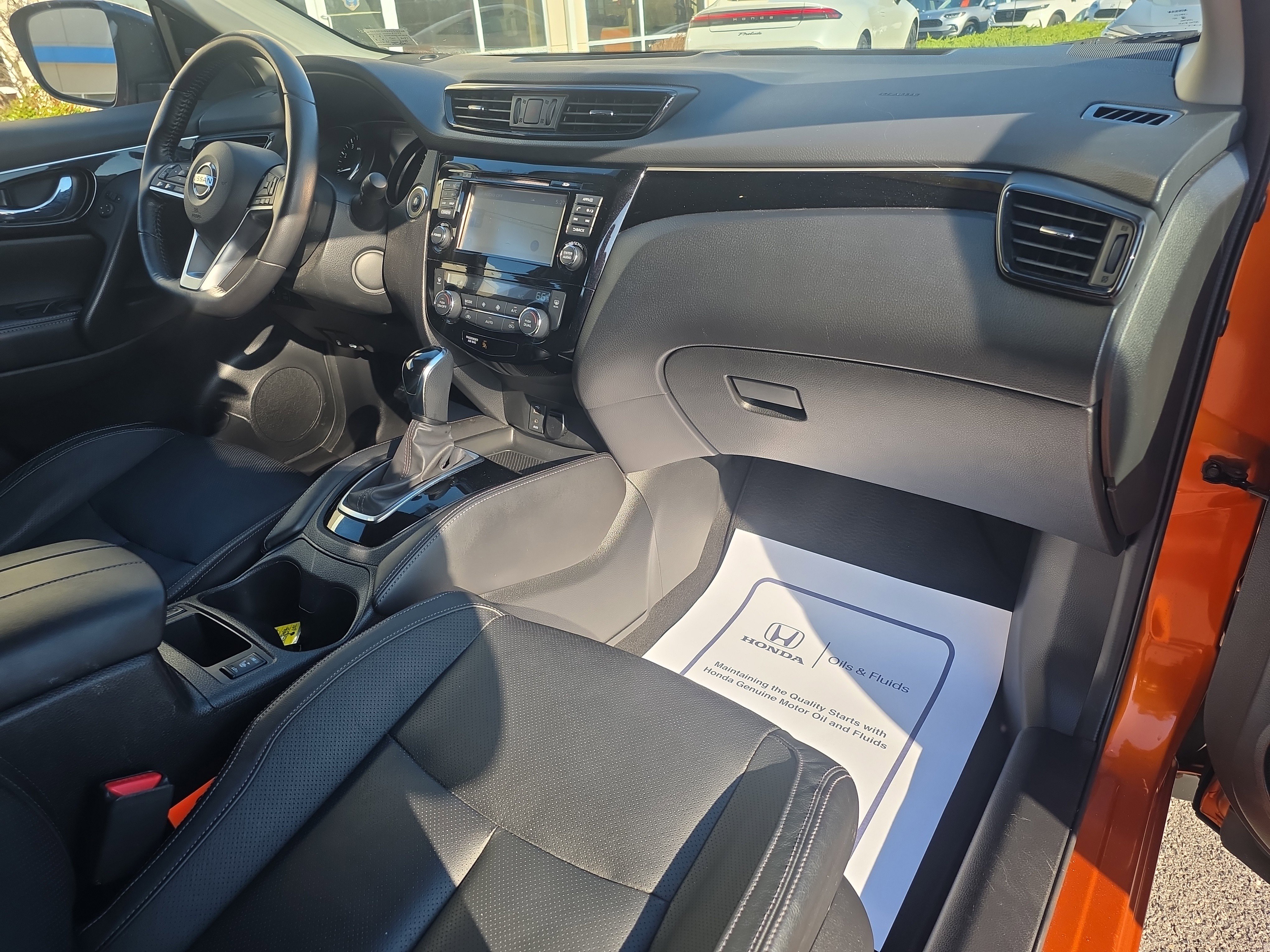 Used 2017 Nissan Rogue Sport SL w/ SL Premium Package image 12