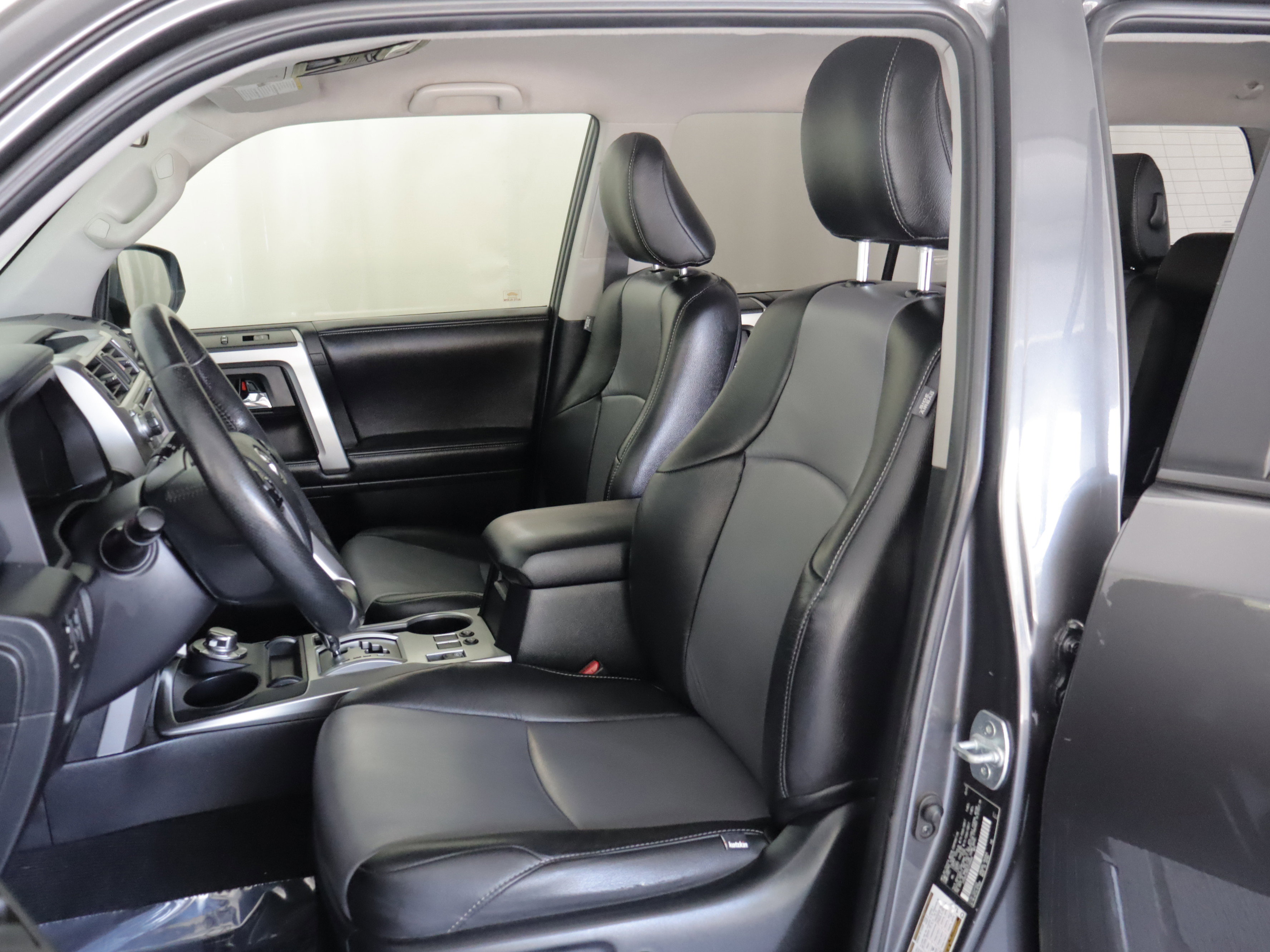 Used 2014 Toyota 4Runner SR5 image 8