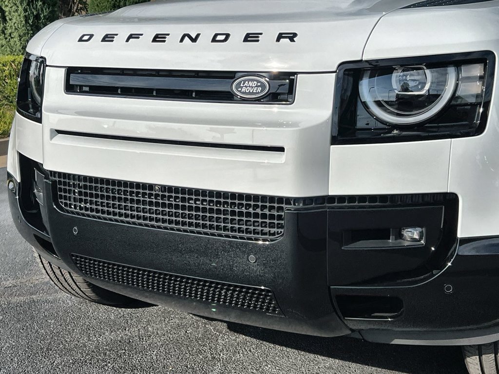 New 2026 Land Rover Defender 110 X-Dynamic SE AWD/4WD image 9