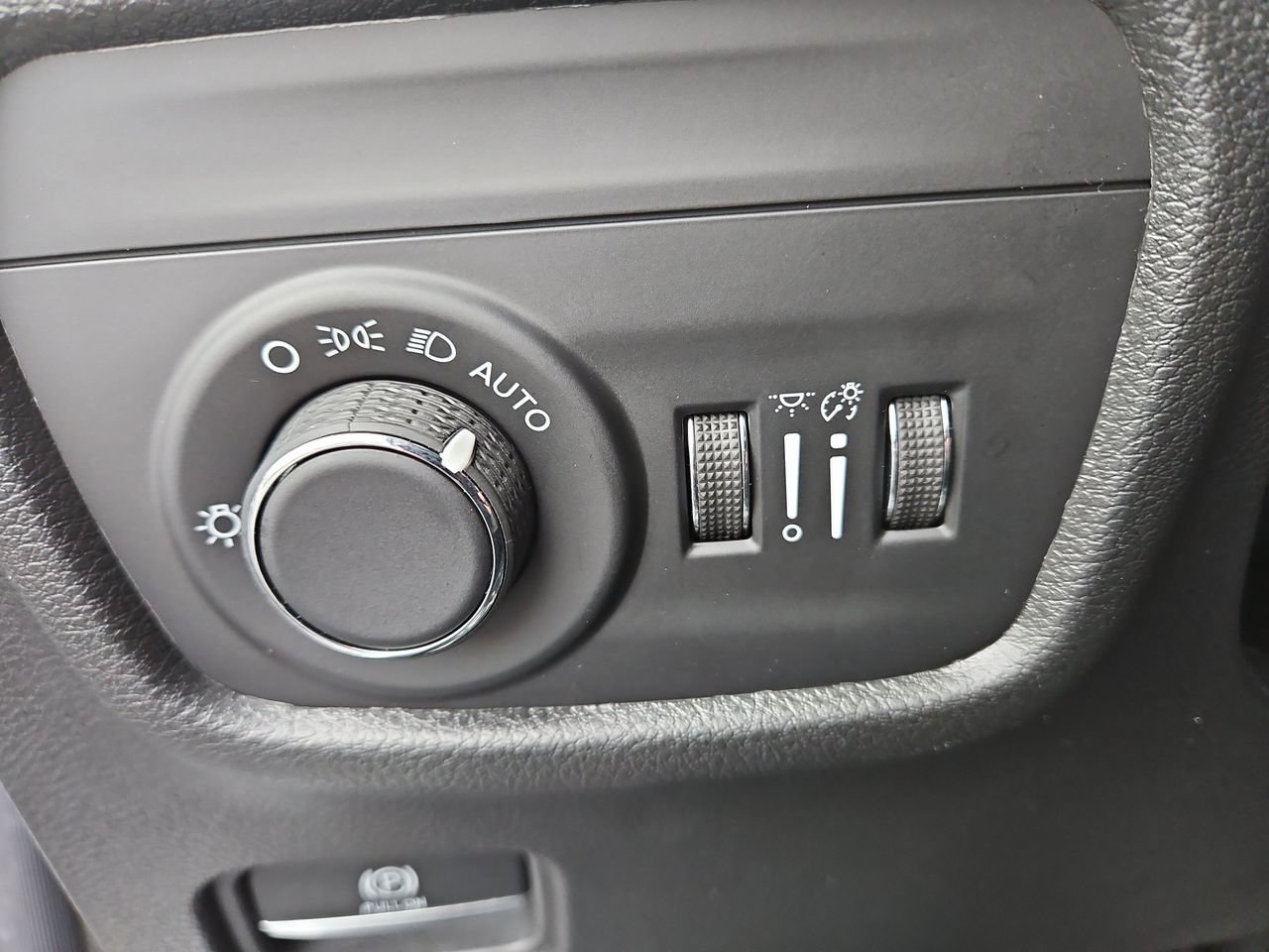 New 2026 Jeep Grand Cherokee Altitude AWD/4WD image 28