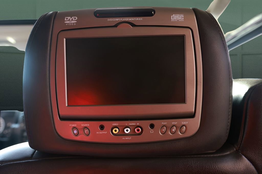 Used 2005 HUMMER H2 w/ Preferred Equipment Group image 39