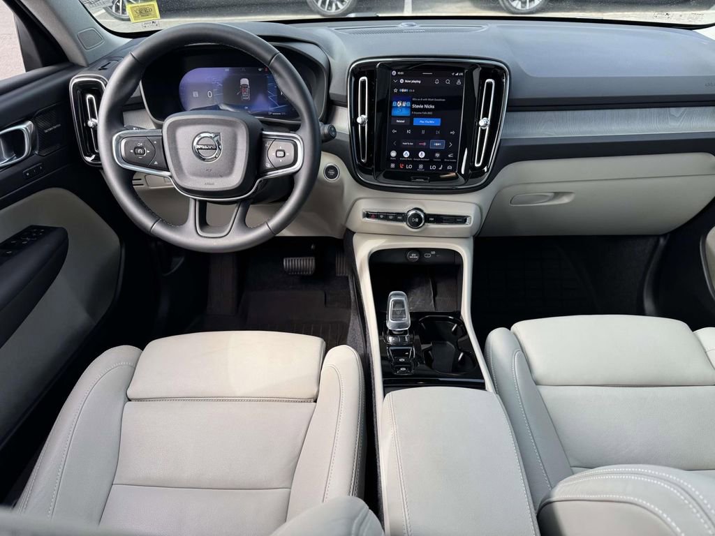Certified 2026 Volvo XC40 B5 Plus w/ Climate Package image 11