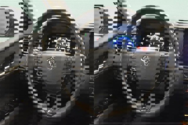 Used 2025 Toyota Camry image 26