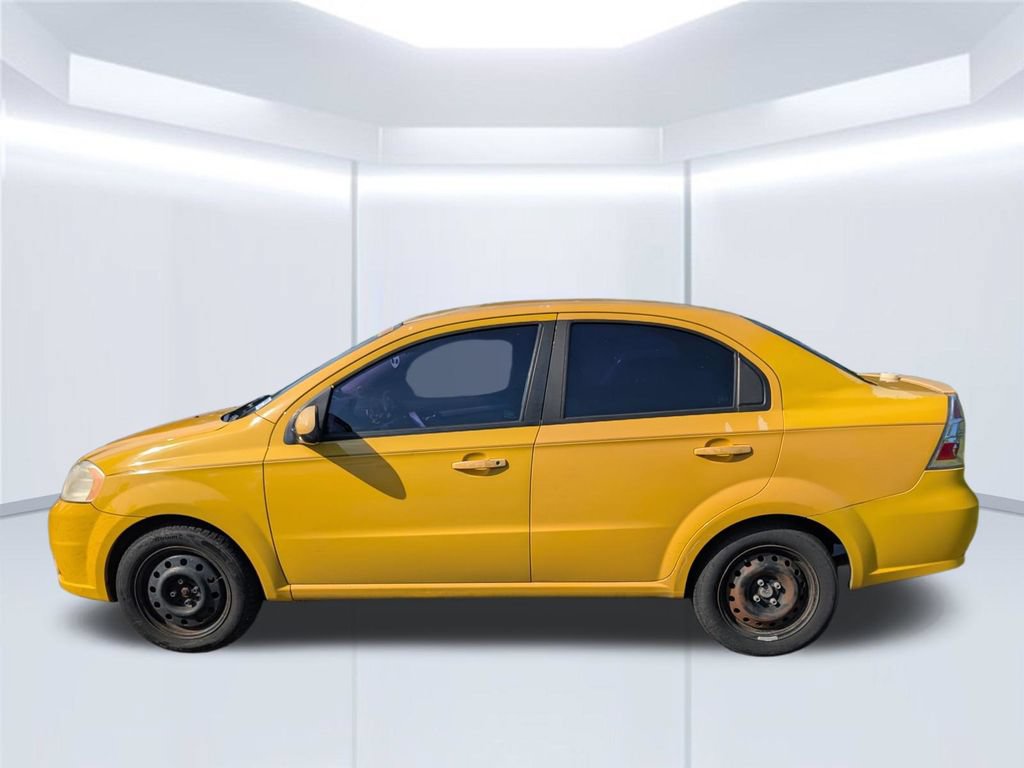 Used 2011 Chevrolet Aveo LT FWD image 2