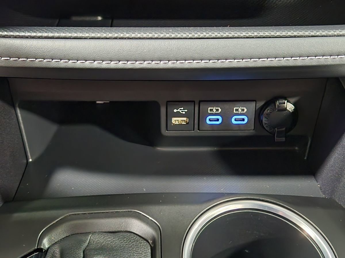 Used 2022 Toyota Highlander XLE FWD image 39