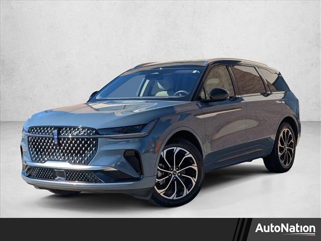 Used 2025 Lincoln Nautilus Reserve image 1