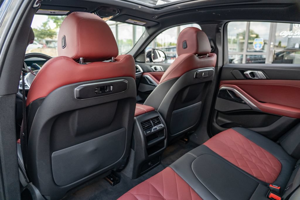 Used 2024 BMW X6 xDrive40i w/ Premium Package AWD/4WD image 15