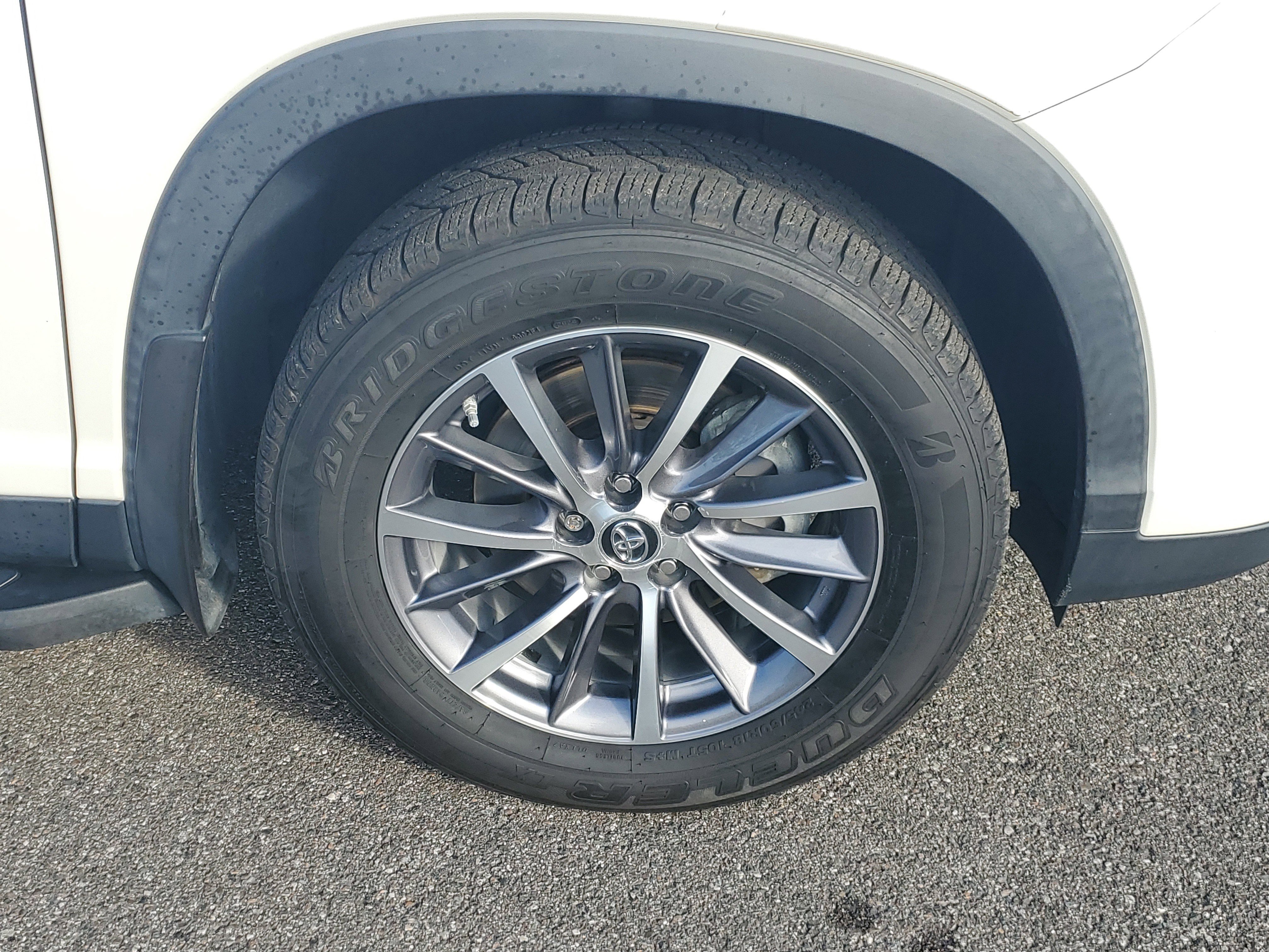 Used 2019 Toyota Highlander XLE image 42