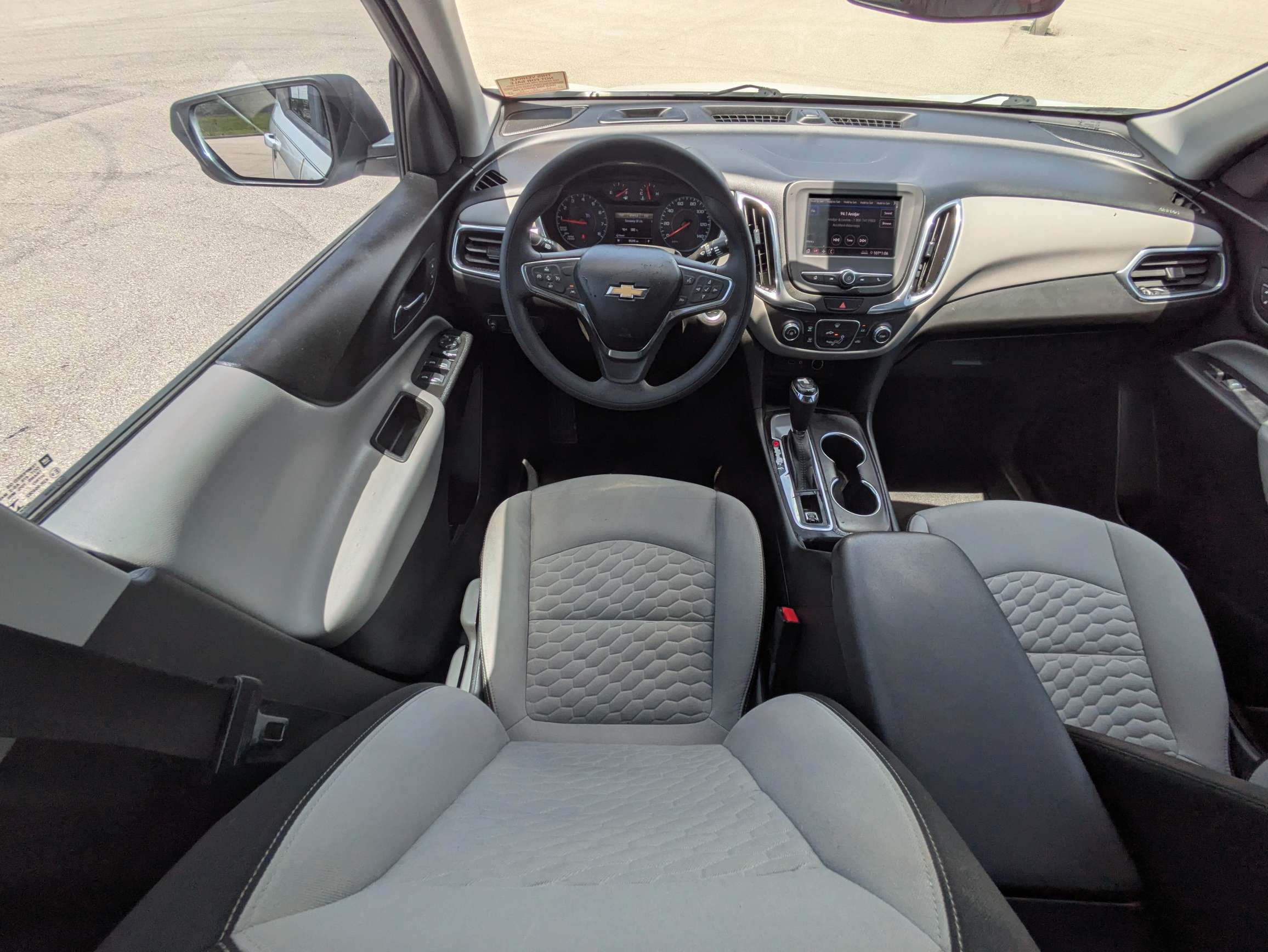 Used 2020 Chevrolet Equinox LS FWD image 17