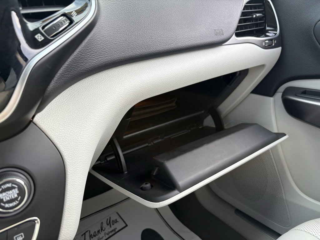 Used 2019 Jeep Cherokee Limited image 46