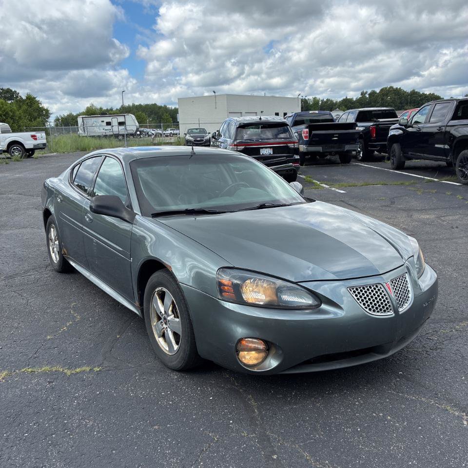 Used 2005 Pontiac Grand Prix GT w/ Leather Trim Package FWD image 11