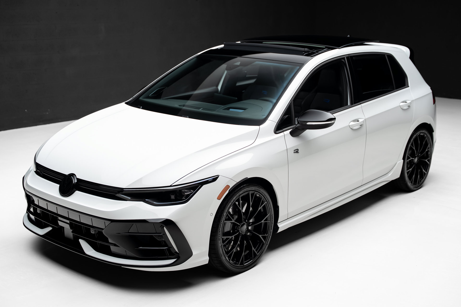 Used 2025 Volkswagen Golf R Black Edition AWD/4WD image 5