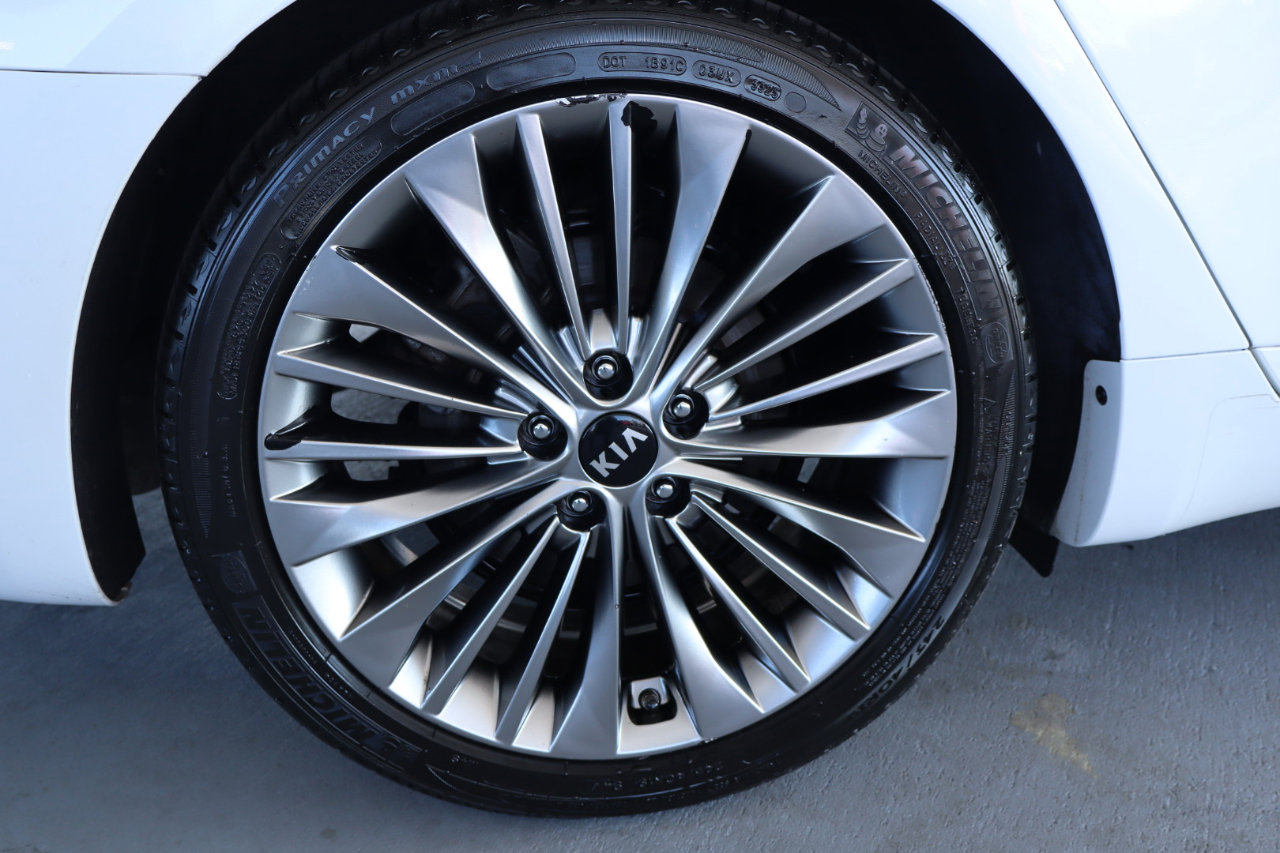 Used 2018 Kia Cadenza Limited image 44