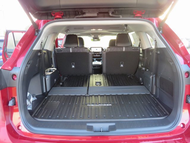 New 2025 Toyota Highlander XLE image 20