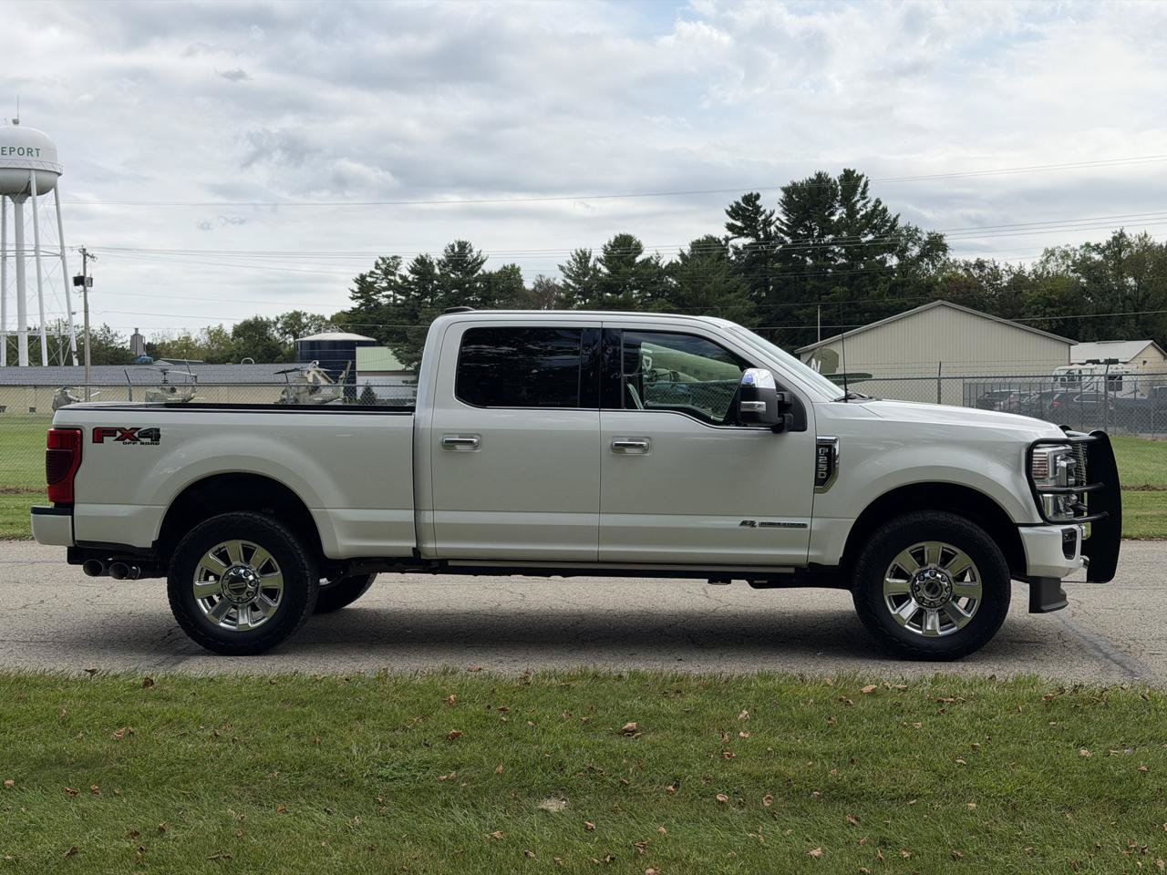 Used 2022 Ford F250 Platinum w/ FX4 Off-Road Package AWD/4WD image 7