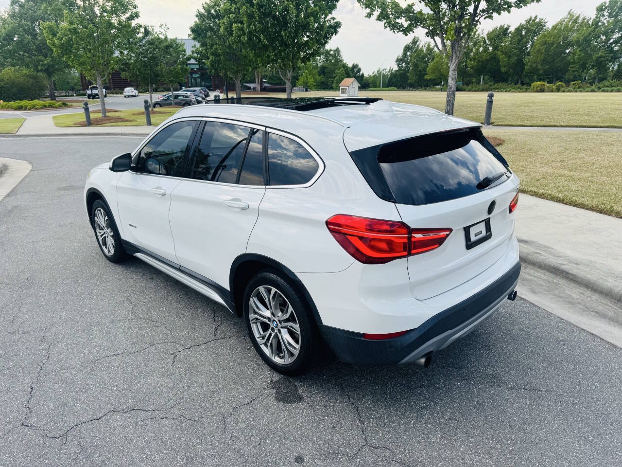 Used 2017 BMW X1 xDrive28i w/ Premium Package AWD/4WD image 7
