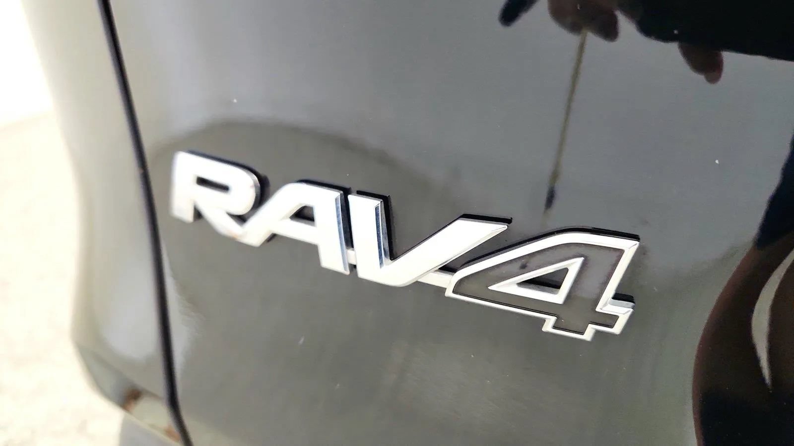 Used 2024 Toyota RAV4 XLE FWD image 37