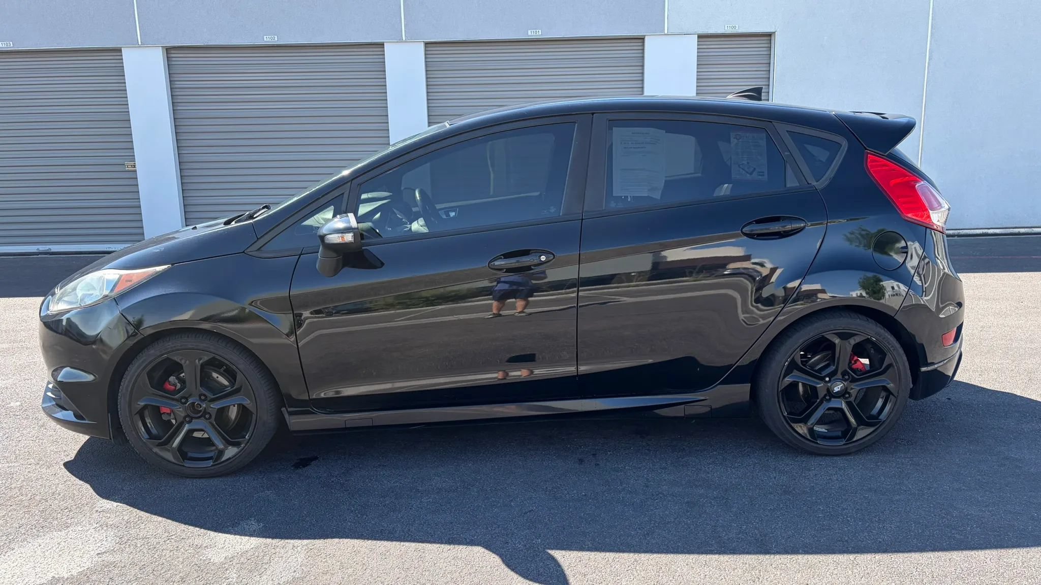 Used 2016 Ford Fiesta ST FWD image 2