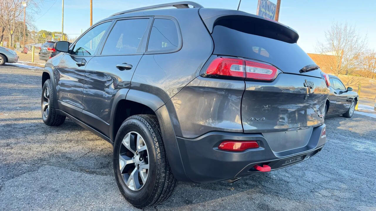 Used 2017 Jeep Cherokee Trailhawk w/ Cold Weather Group image 7